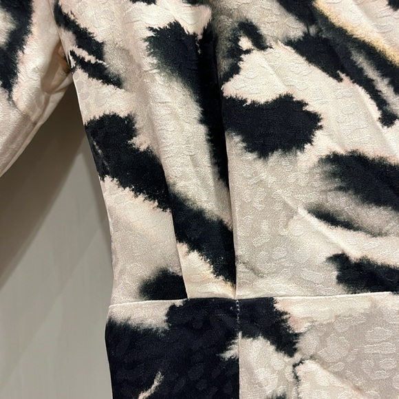 EUC & Other Stories black and tan print tie belted long sleeve wrap midi dress. - Picture 12 of 16